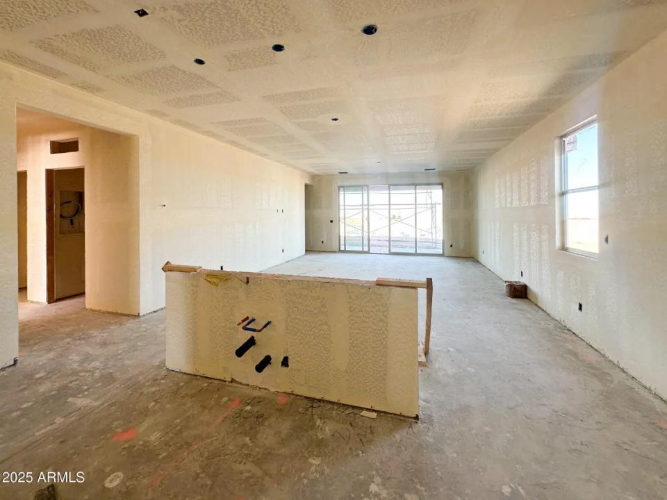 Real Estate Picture 4