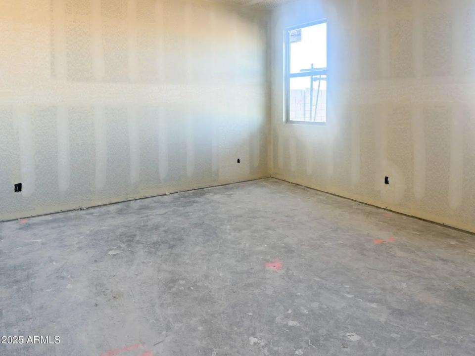 Real Estate Picture 6