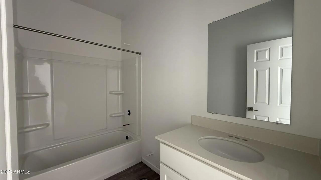 Real Estate Picture 8