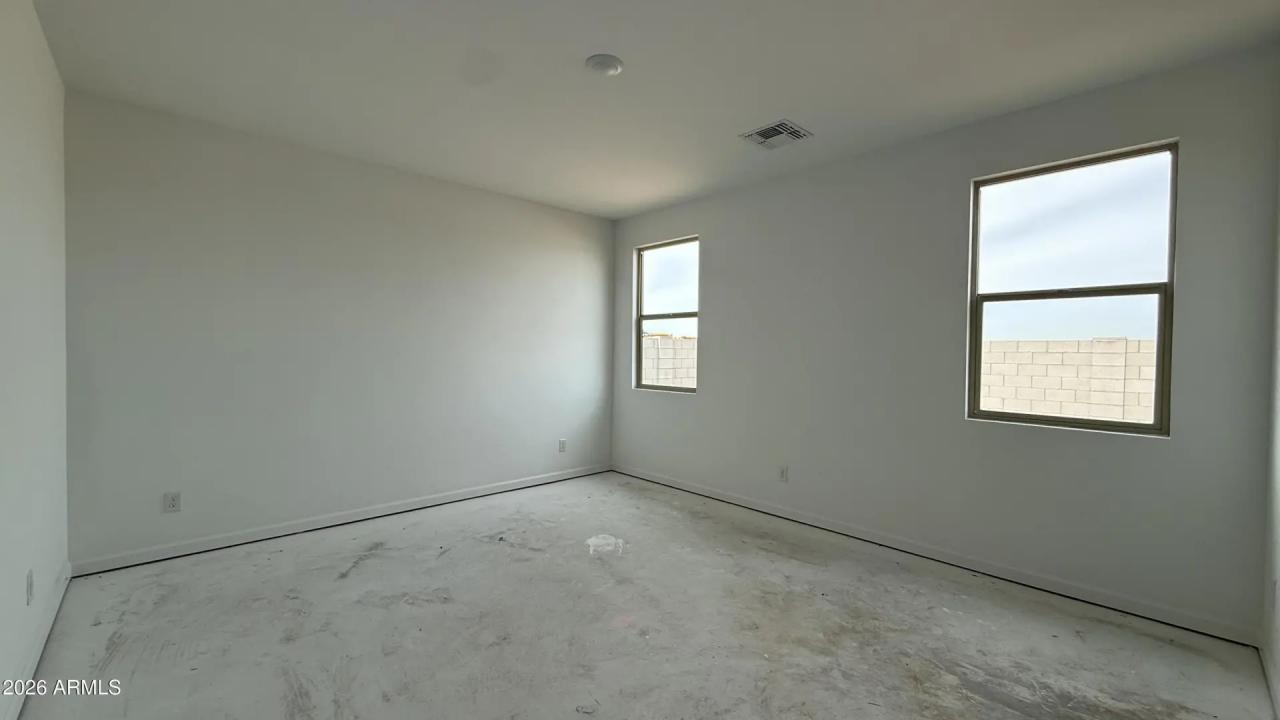 Real Estate Picture 15