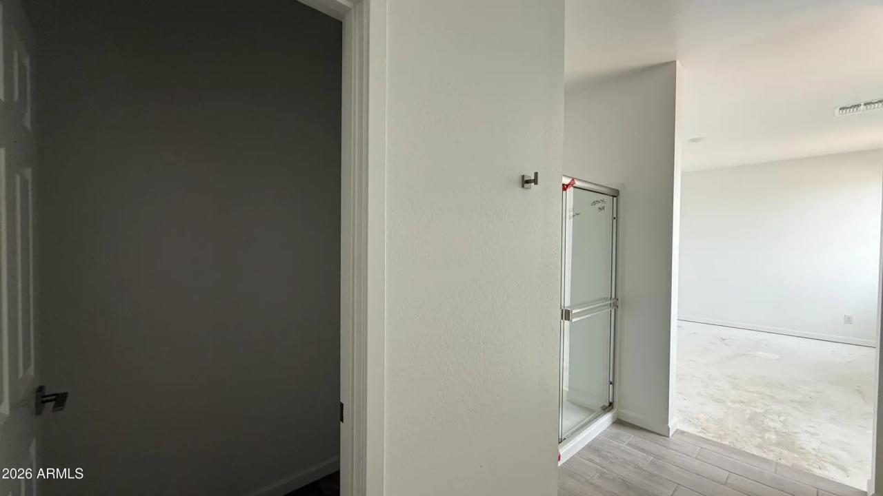 Real Estate Picture 18