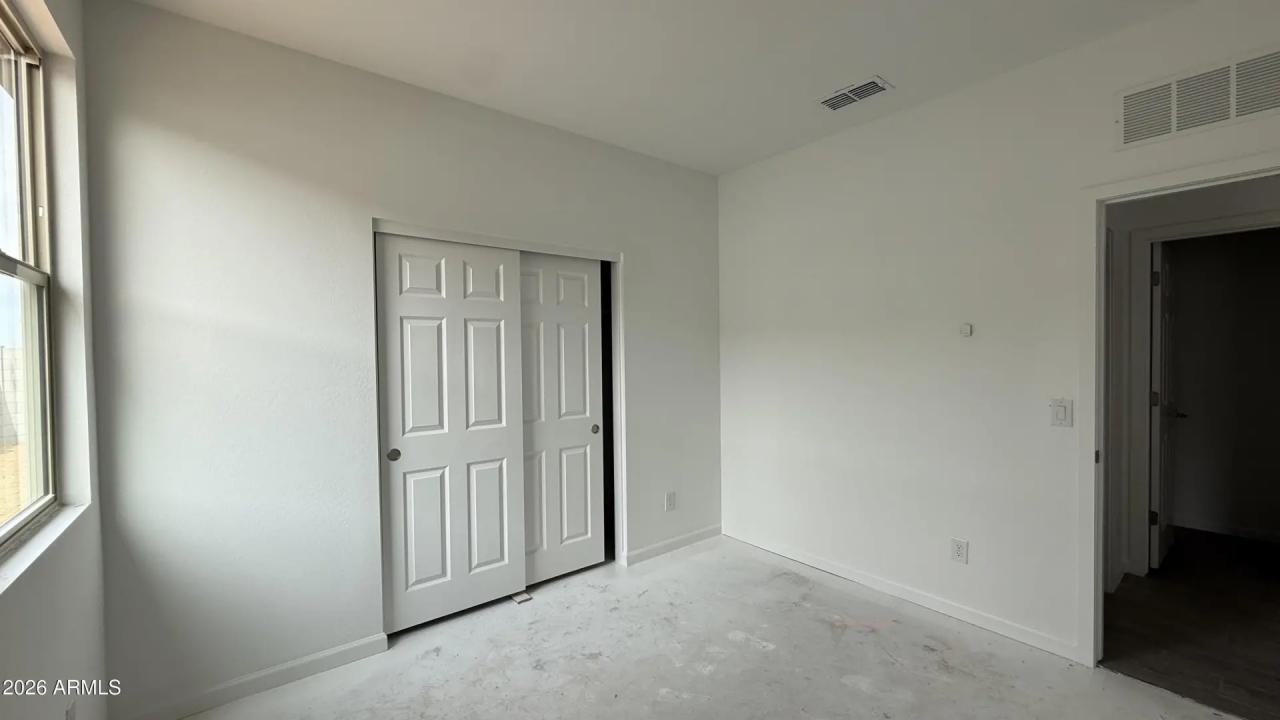 Real Estate Picture 23