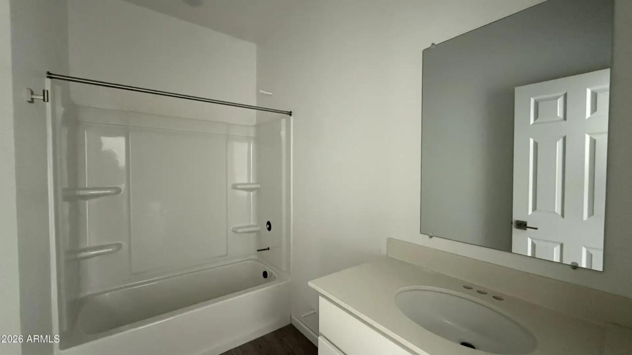 Real Estate Picture 24