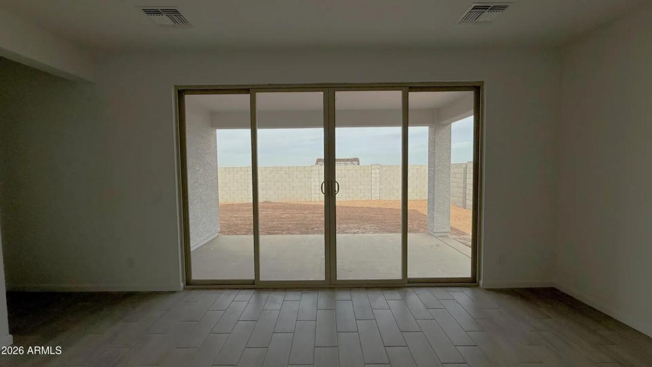 Real Estate Picture 25