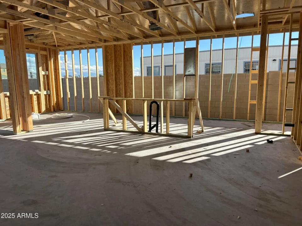 Real Estate Picture 8