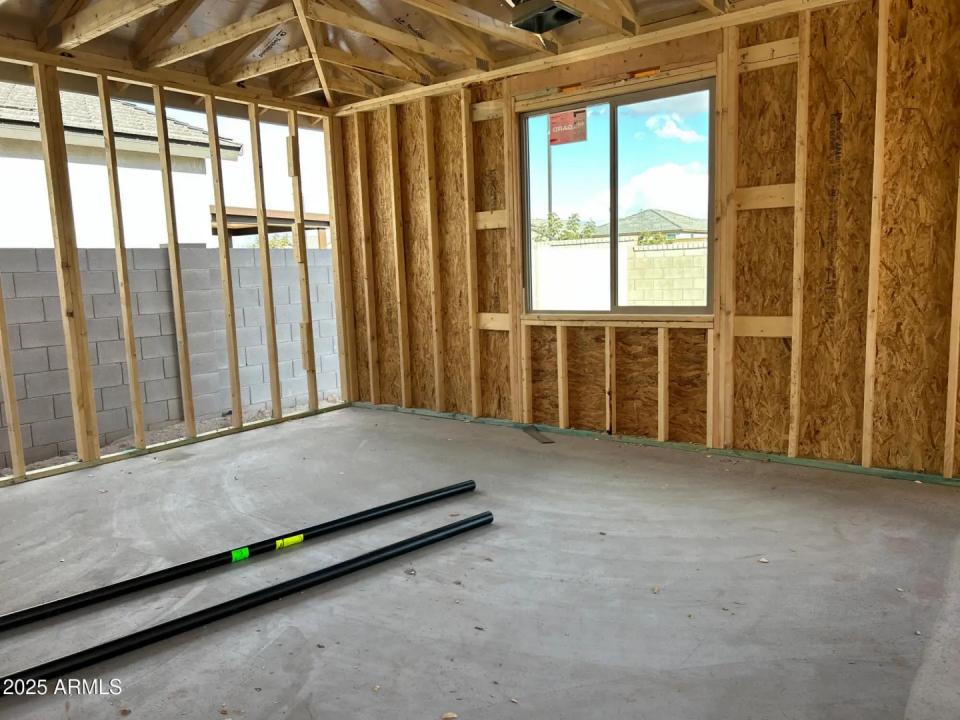 Real Estate Picture 10