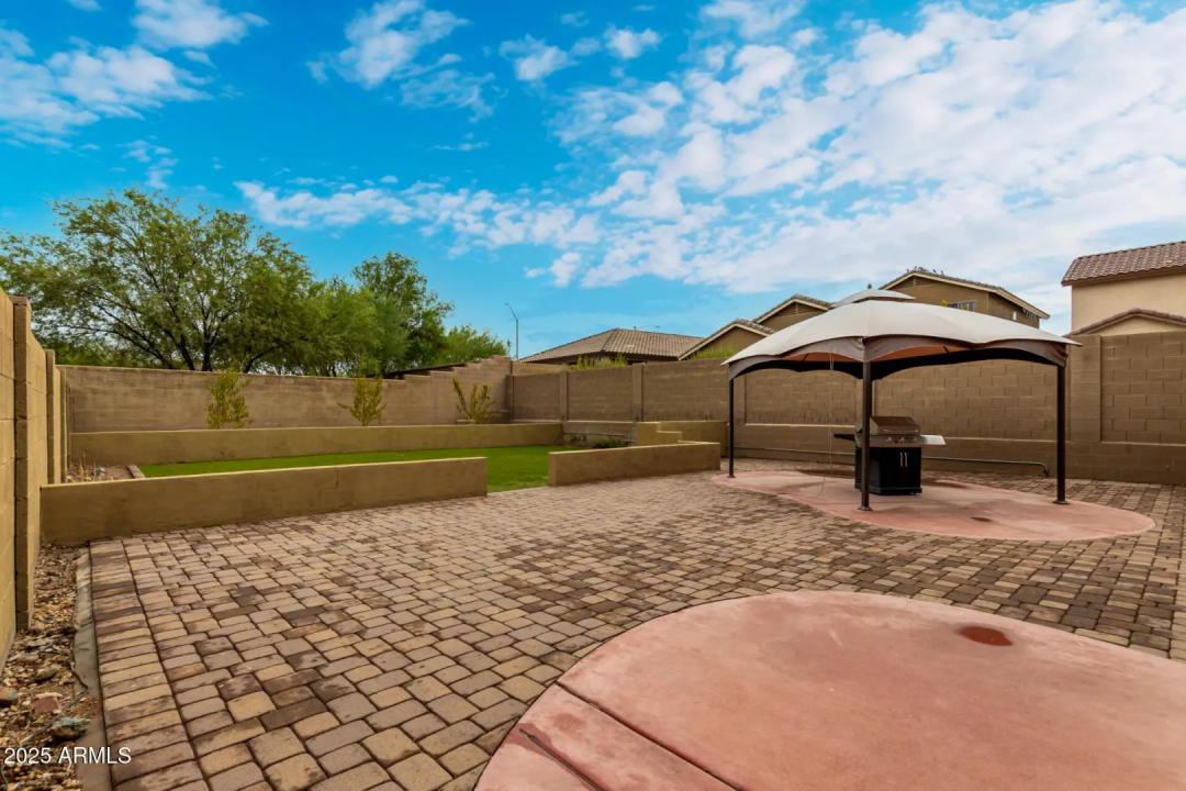 Real Estate Picture 30