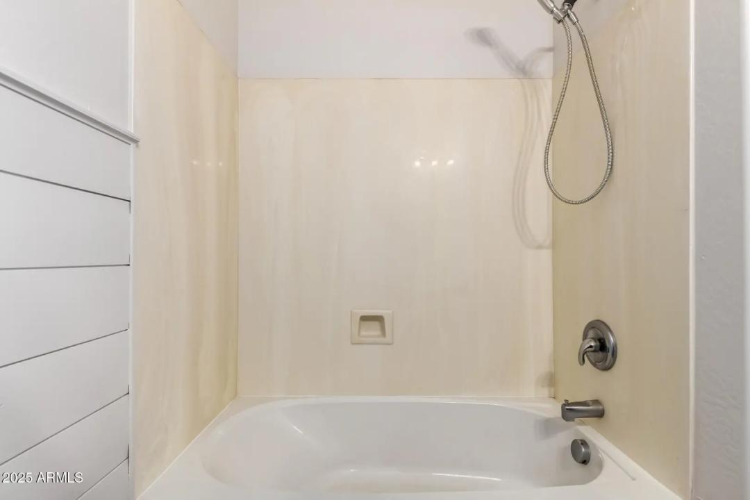 Real Estate Picture 24