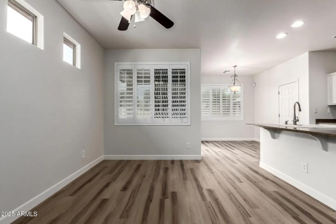 Real Estate Picture 16