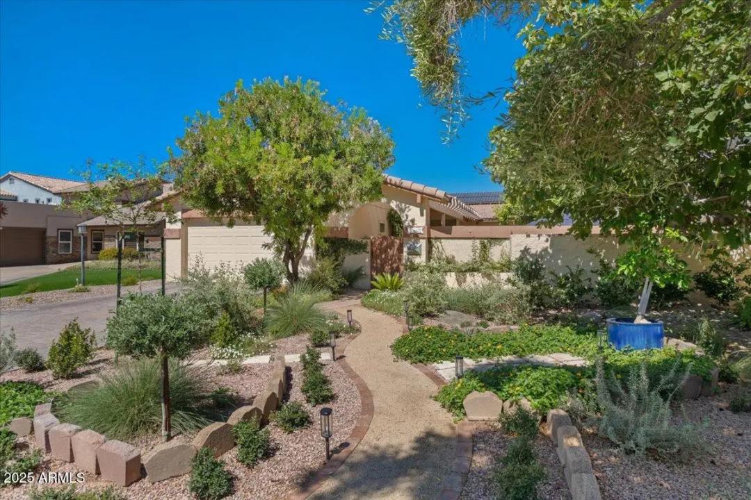 Real Estate Picture 4
