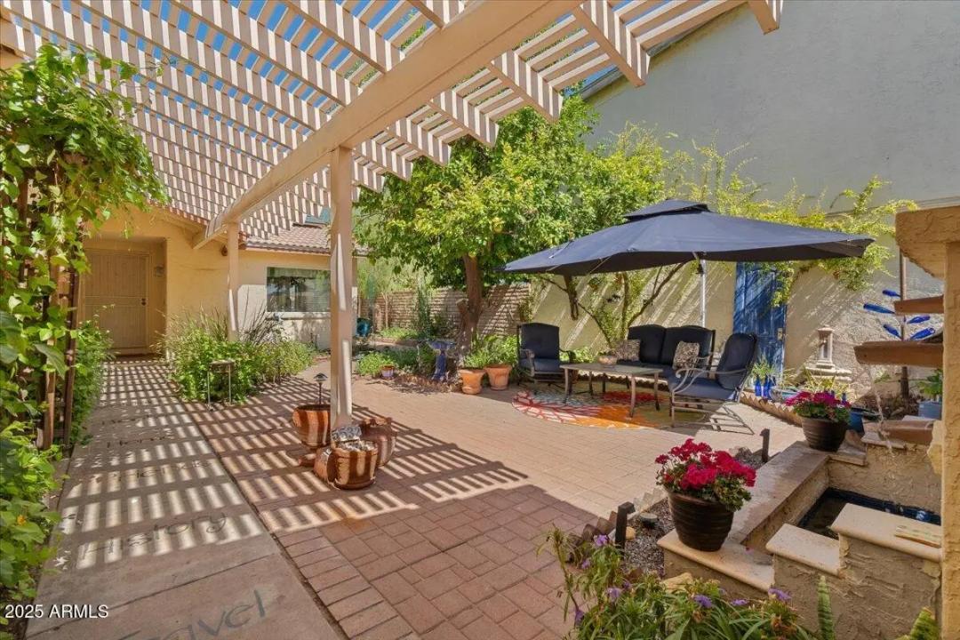 Real Estate Picture 5