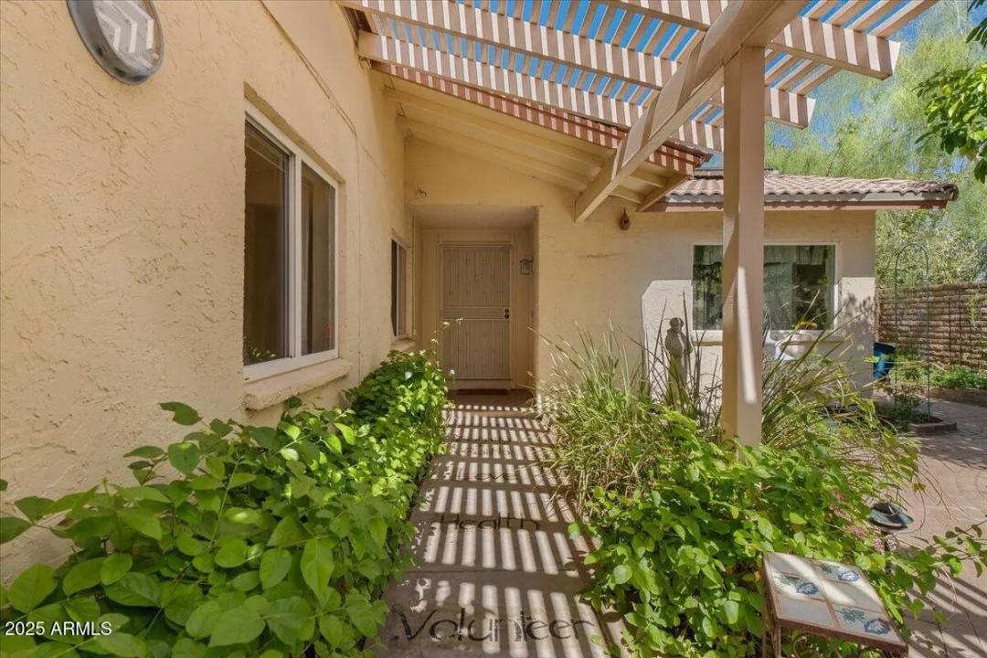 Real Estate Picture 7