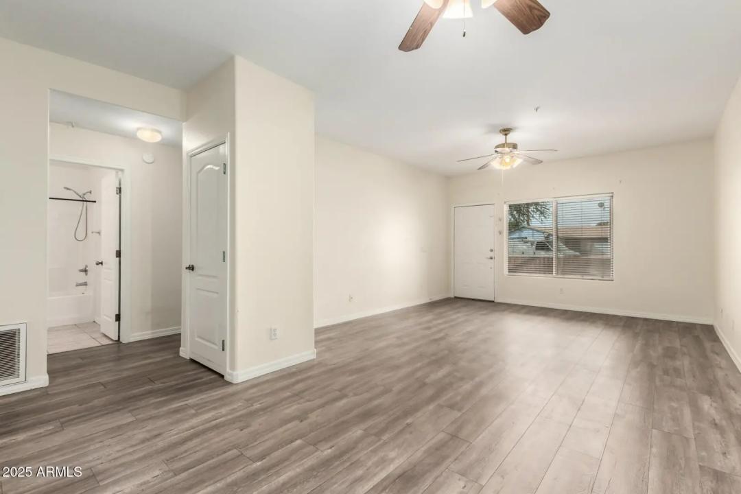 Real Estate Picture 4