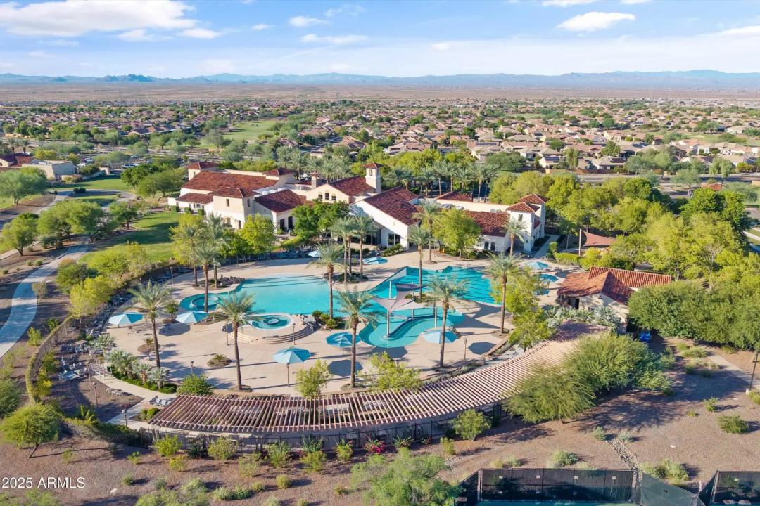 Real Estate Picture 32