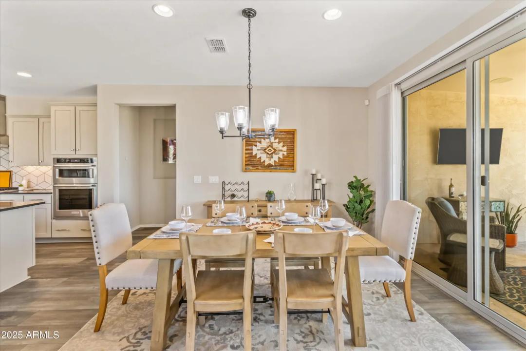 Real Estate Picture 14