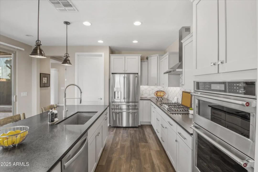 Real Estate Picture 10
