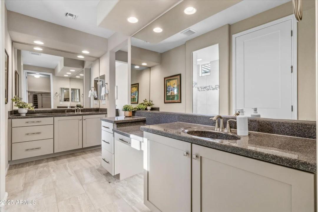 Real Estate Picture 17