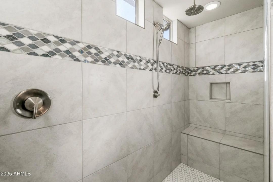 Real Estate Picture 19