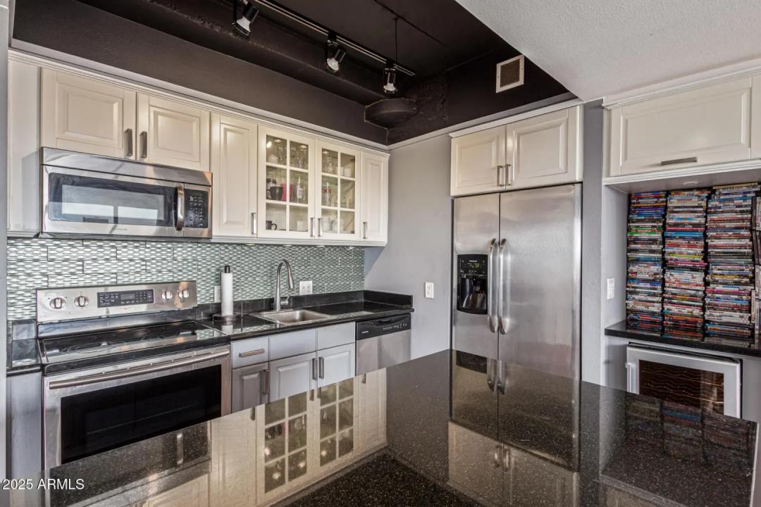 Real Estate Picture 5