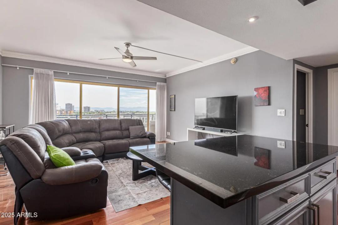 Real Estate Picture 6