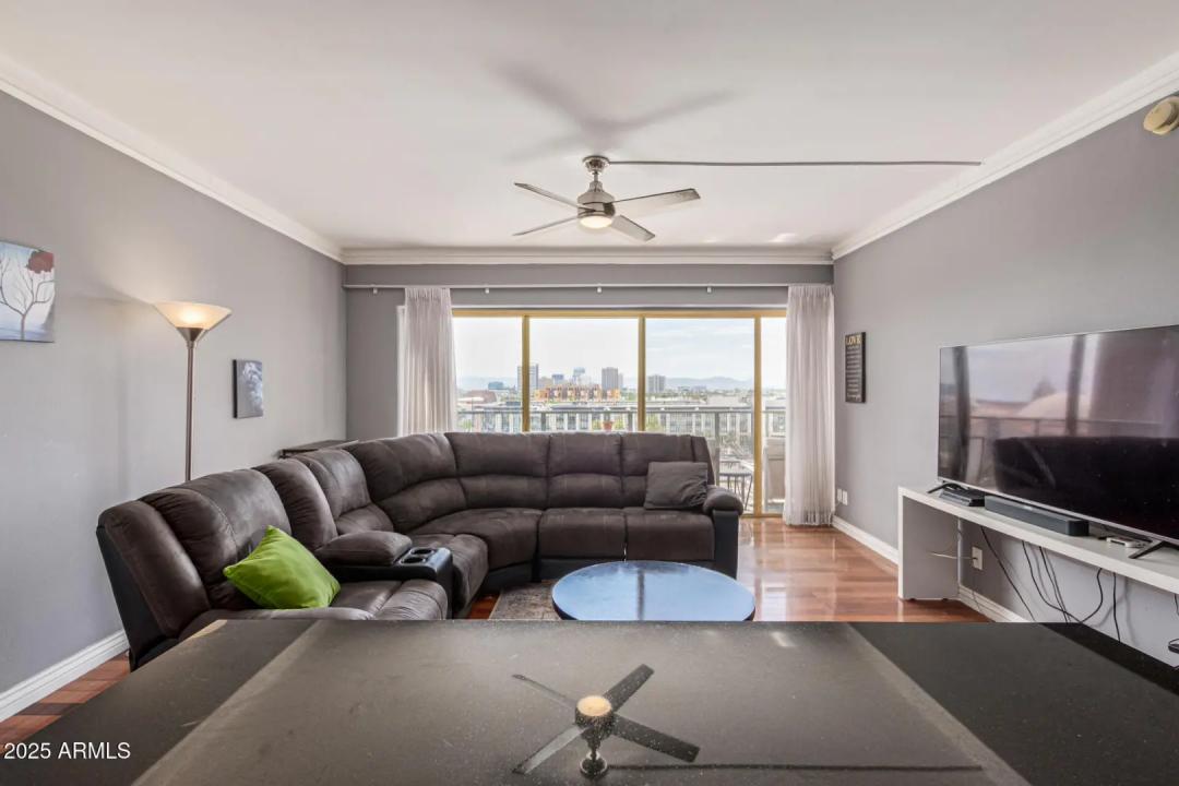 Real Estate Picture 8