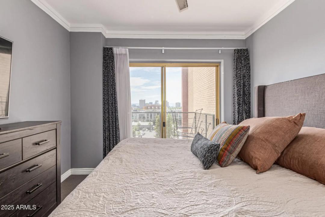 Real Estate Picture 12