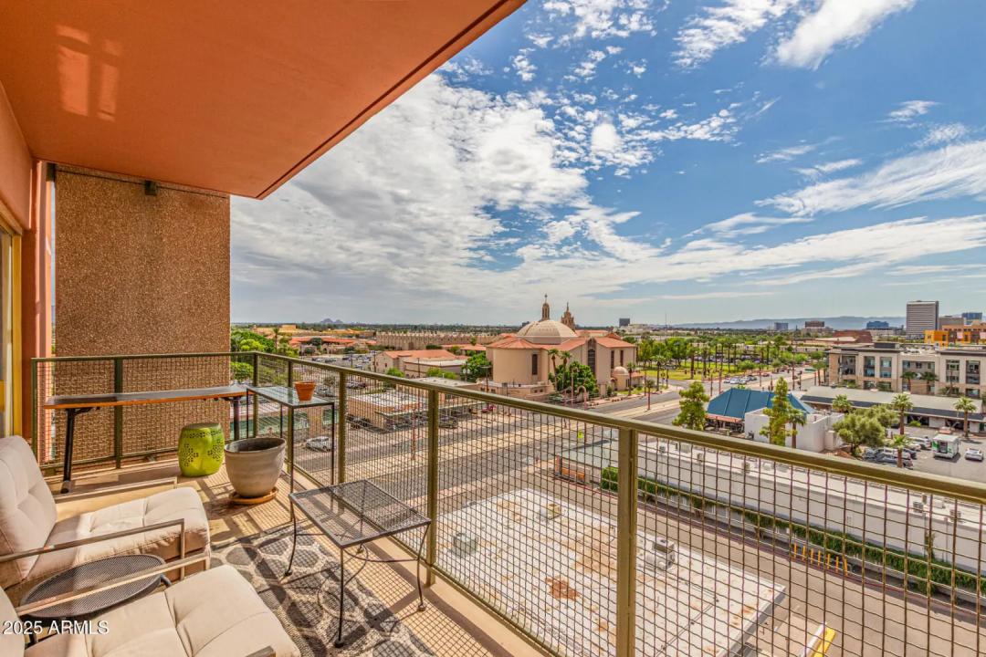 Real Estate Picture 16