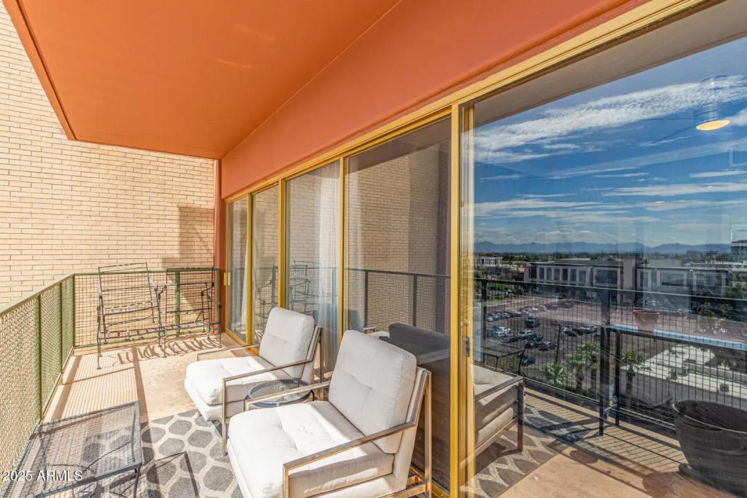 Real Estate Picture 17