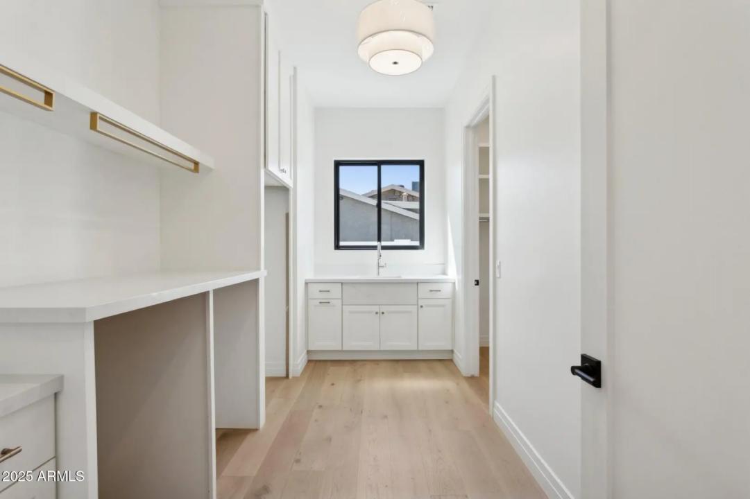 Real Estate Picture 24
