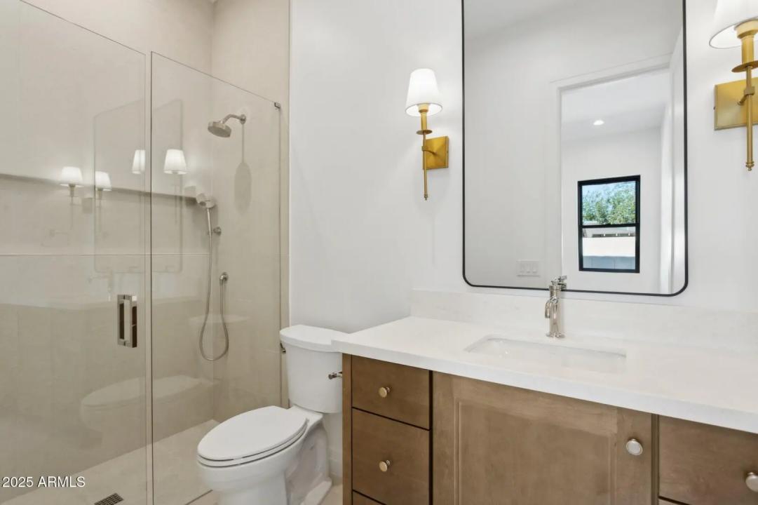 Real Estate Picture 30