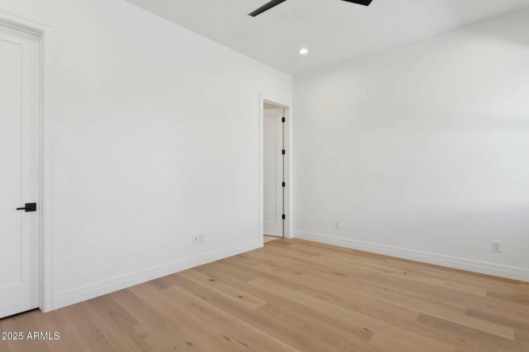 Real Estate Picture 28