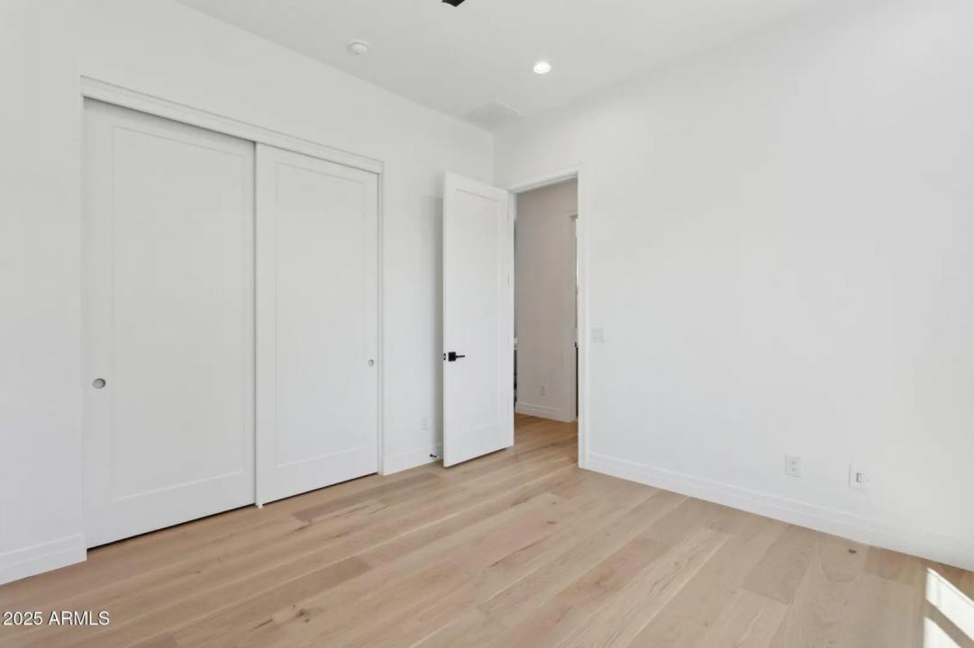 Real Estate Picture 32
