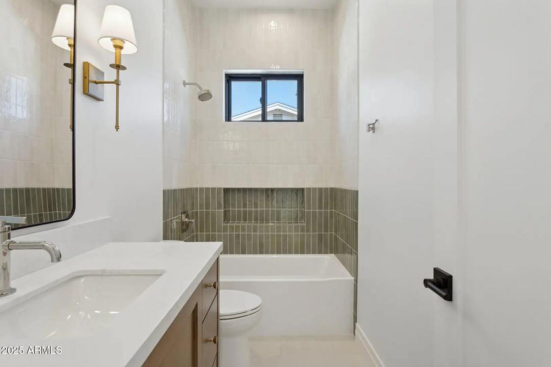 Real Estate Picture 36