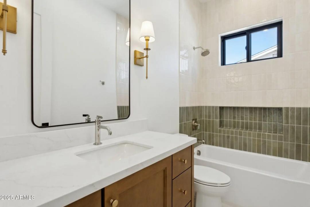 Real Estate Picture 35