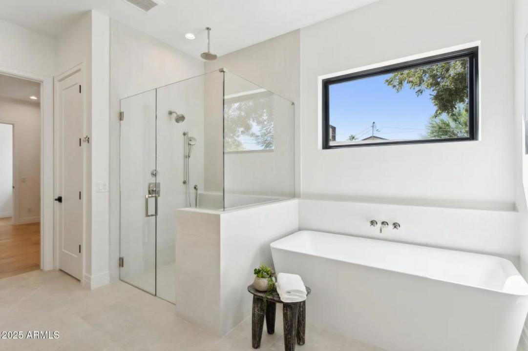 Real Estate Picture 20