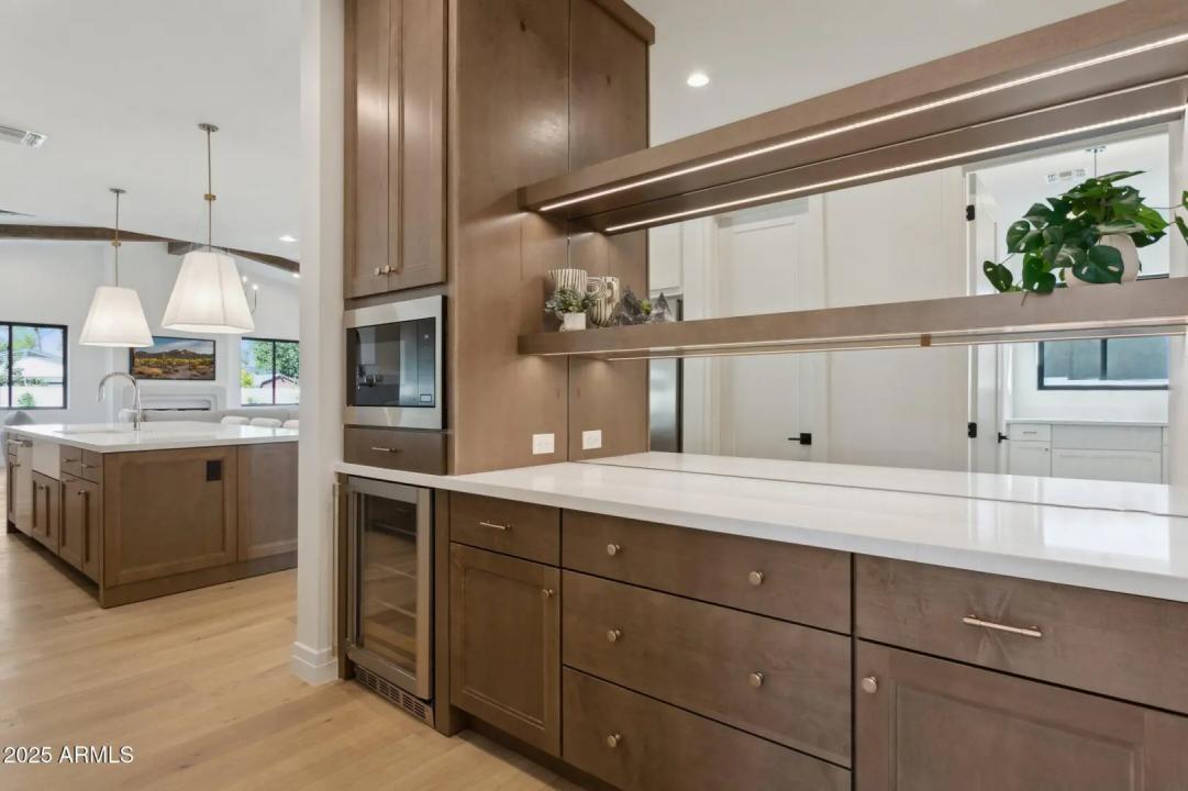 Real Estate Picture 9