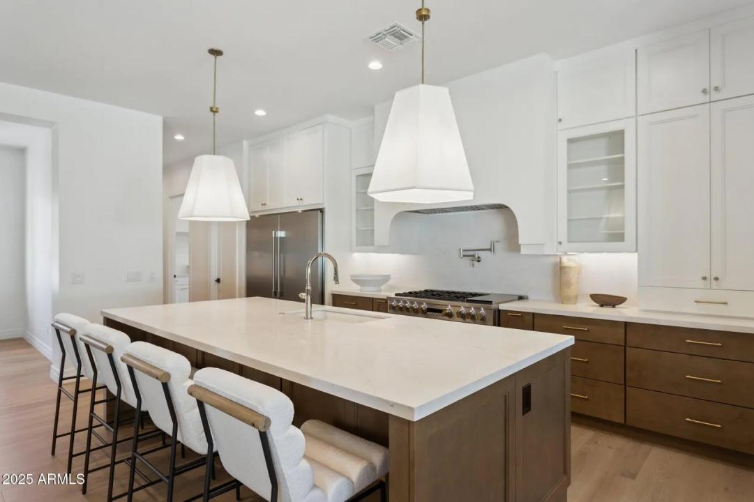 Real Estate Picture 6