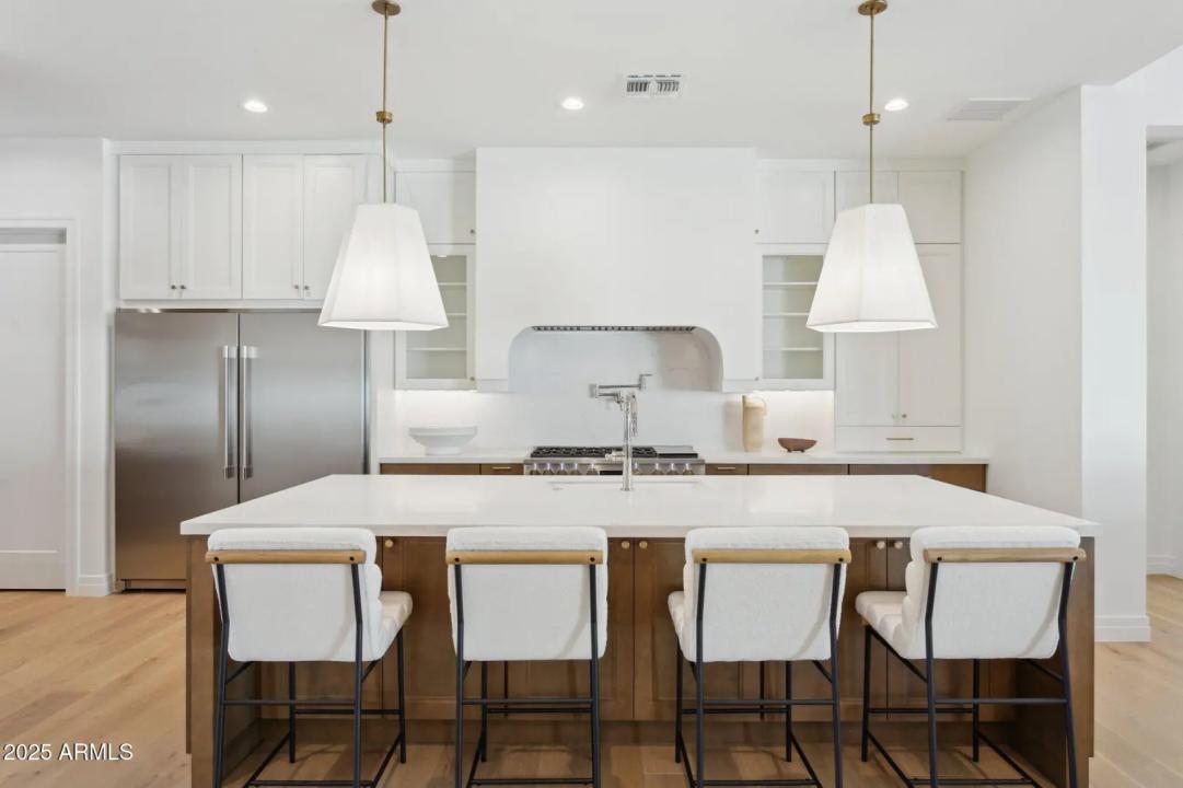 Real Estate Picture 7