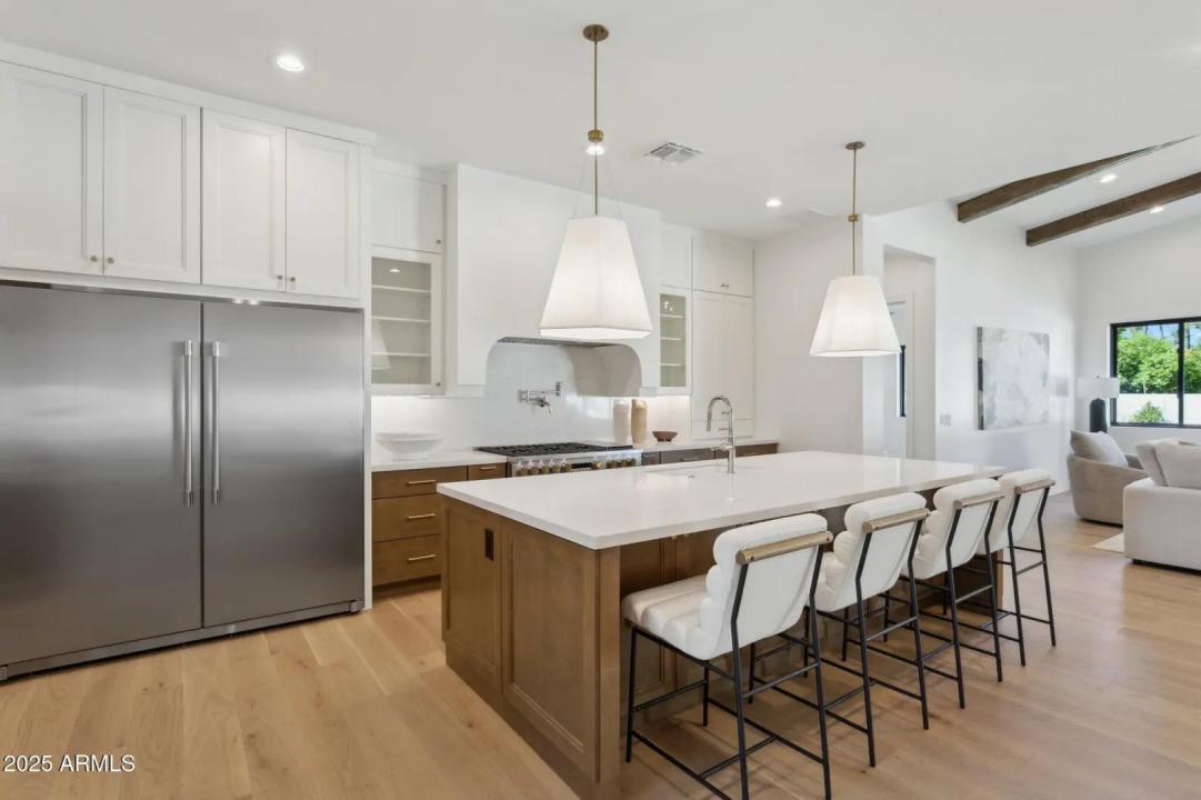 Real Estate Picture 8
