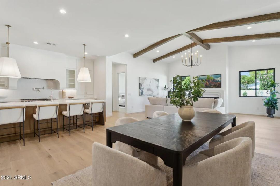 Real Estate Picture 12