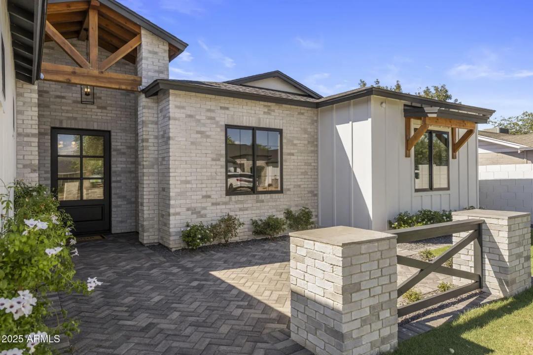 Real Estate Picture 2