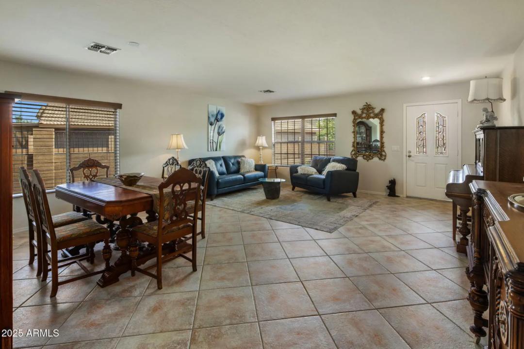 Real Estate Picture 6