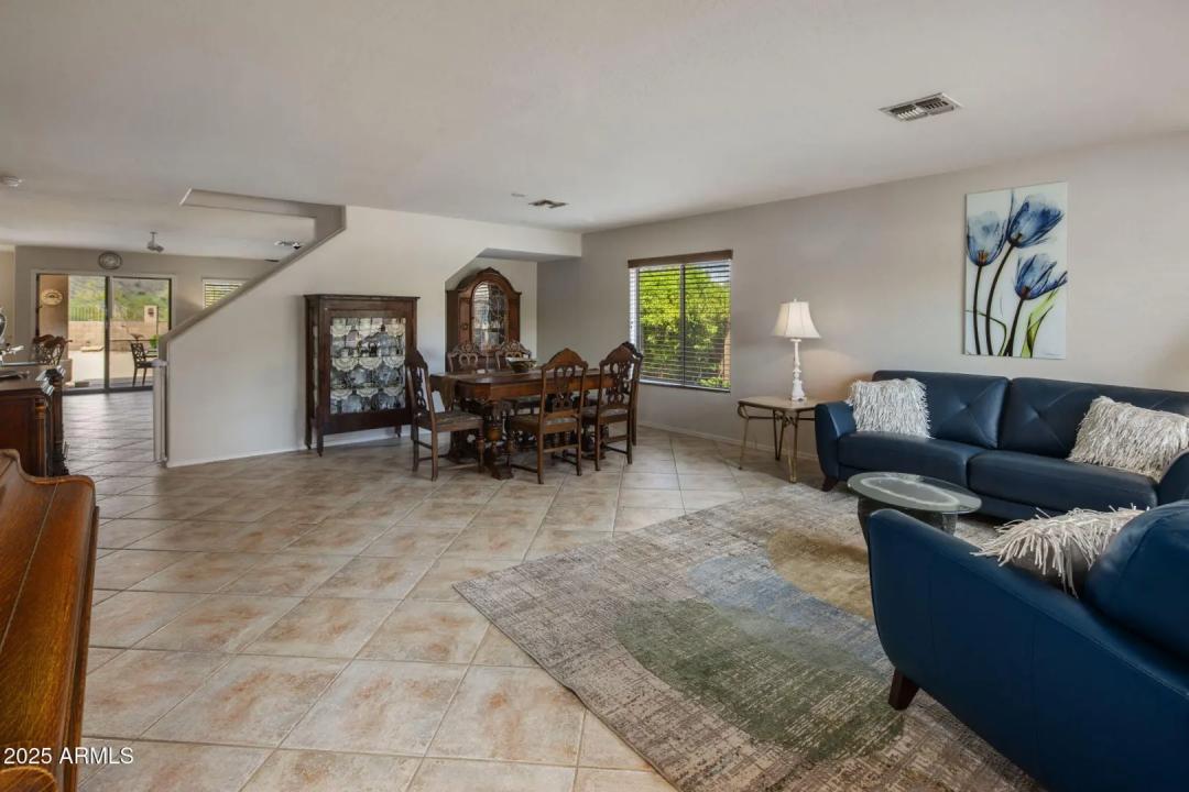 Real Estate Picture 5