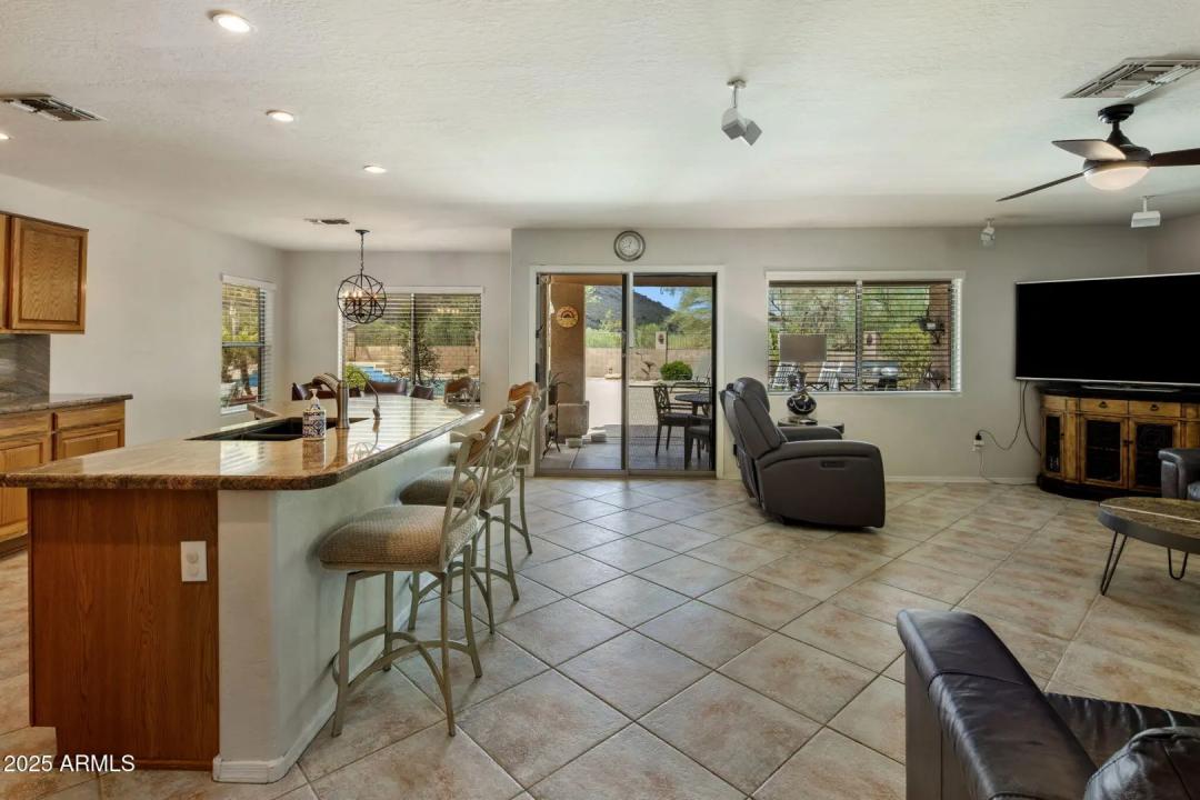 Real Estate Picture 7