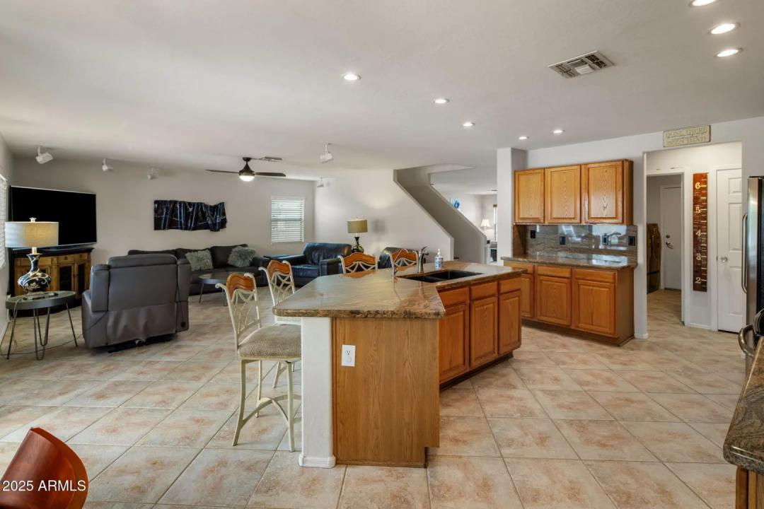 Real Estate Picture 10