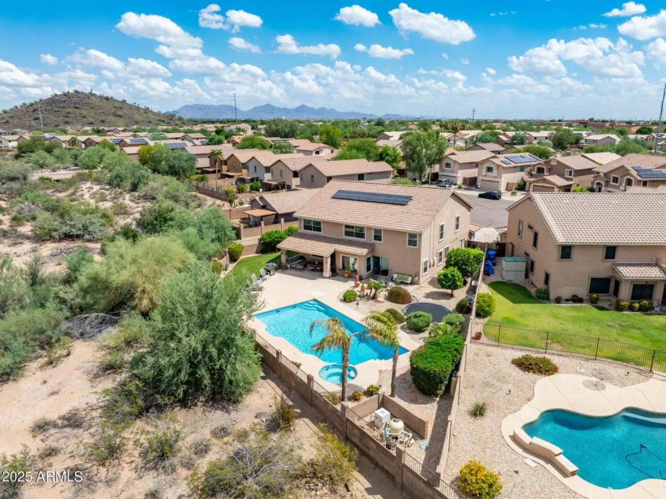 Real Estate Picture 32