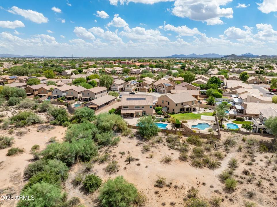 Real Estate Picture 37