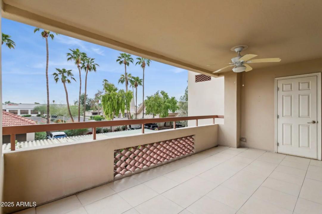 Real Estate Picture 24