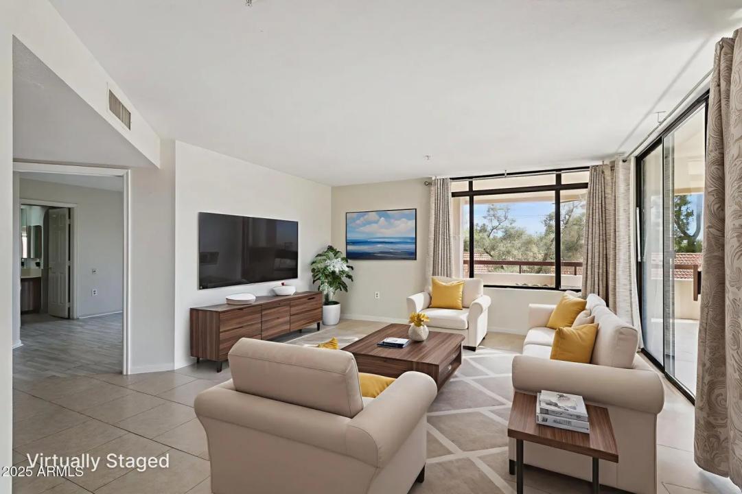 Real Estate Picture 4