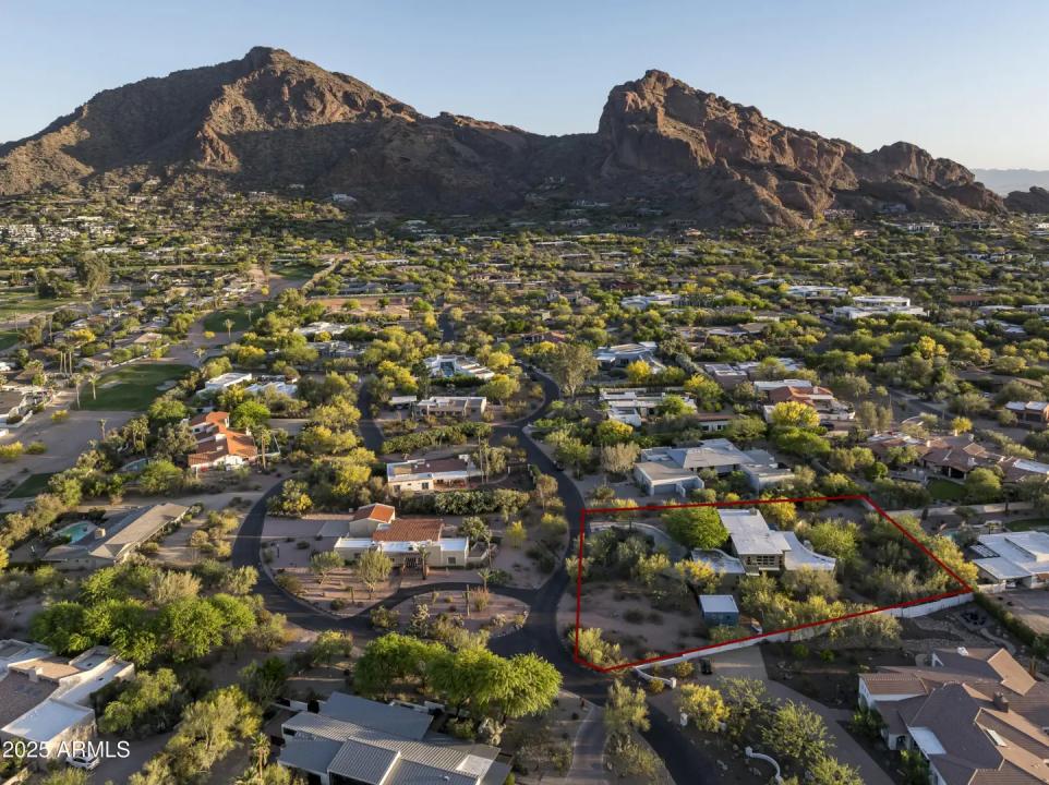 Real Estate Picture 3